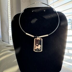 Leo, the lion leather choker